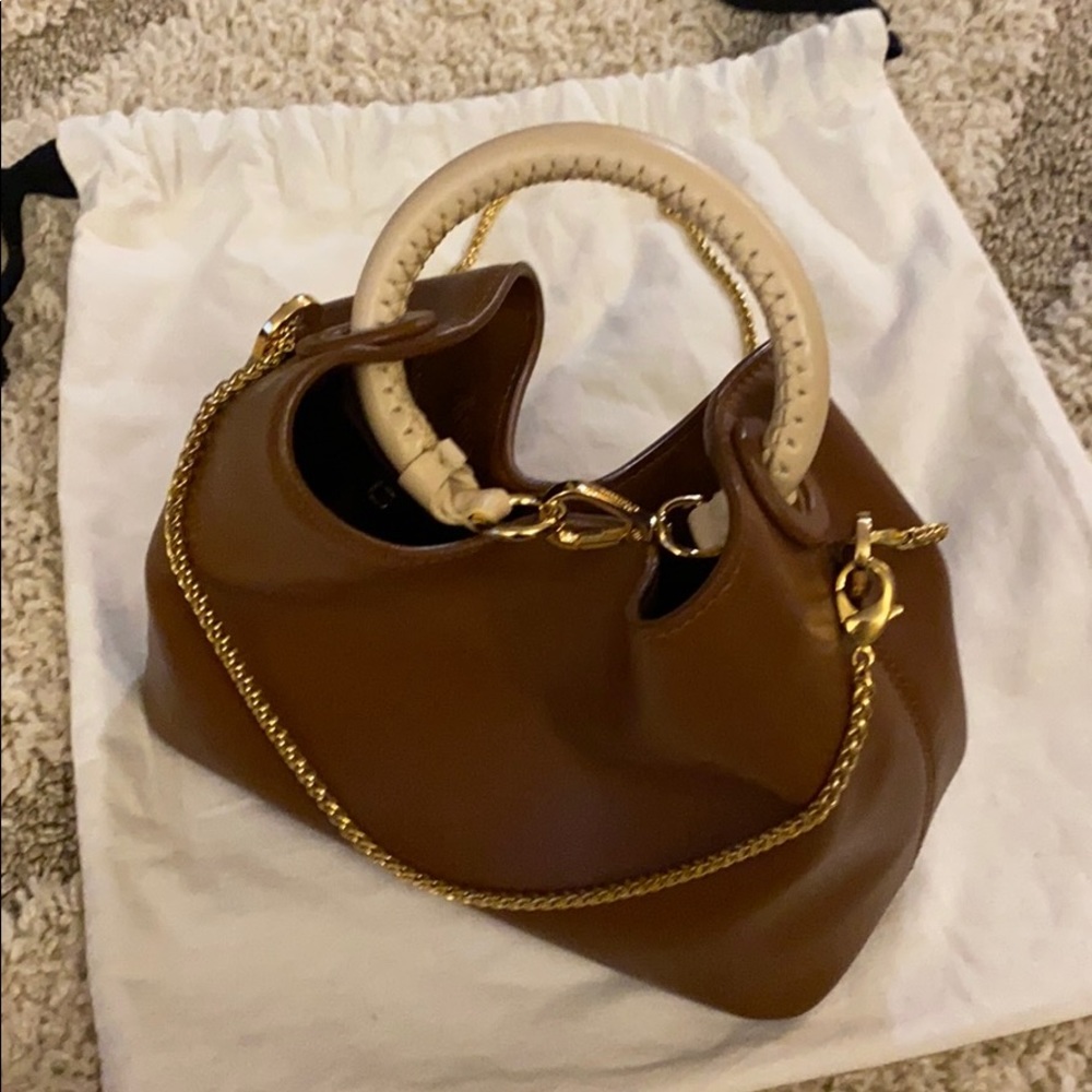 Elleme handle baozi bucket bag